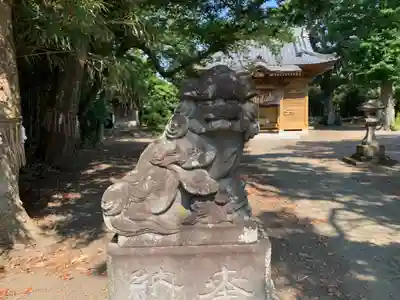 六所神社の狛犬