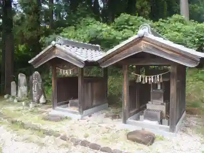 秋葉三尺坊大権現の末社・摂社