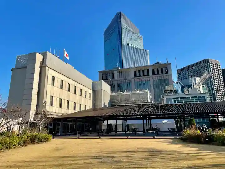 三囲神社(三圍神社)日本橋摂社の{uncategorized: "未分類", other: "その他", undefined: "問題あり", building: "その他建物", grave: "お墓", sacred_gate: "鳥居", guardian: "狛犬", statue: "像", buddha: "仏像", history: "歴史", nature: "自然", garden: "庭園", animal: "動物", pagoda: "塔", temizu: "手水舎", mountain_gate: "山門・神門", sanctuary: "本殿・本堂", subordinate: "末社・摂社", art: "芸術", scenery: "景色", jizo: "地蔵", ema: "絵馬", goshuin: "御朱印", omikuji: "おみくじ", items: "授与品その他", amulet: "お守り", goshuincho: "御朱印帳", eats: "食事", festival: "お祭り", votive_dance: "神楽", shichigosan: "七五三参", wedding: "結婚式", experience: "体験その他", initially: "初詣", around: "周辺", anti_infection: "感染症対策"}