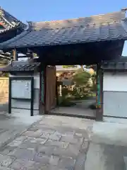 薬師寺の山門