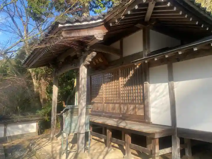 高照寺の{uncategorized: "未分類", other: "その他", undefined: "問題あり", building: "その他建物", grave: "お墓", sacred_gate: "鳥居", guardian: "狛犬", statue: "像", buddha: "仏像", history: "歴史", nature: "自然", garden: "庭園", animal: "動物", pagoda: "塔", temizu: "手水舎", mountain_gate: "山門・神門", sanctuary: "本殿・本堂", subordinate: "末社・摂社", art: "芸術", scenery: "景色", jizo: "地蔵", ema: "絵馬", goshuin: "御朱印", omikuji: "おみくじ", items: "授与品その他", amulet: "お守り", goshuincho: "御朱印帳", eats: "食事", festival: "お祭り", votive_dance: "神楽", shichigosan: "七五三参", wedding: "結婚式", experience: "体験その他", initially: "初詣", around: "周辺", anti_infection: "感染症対策"}