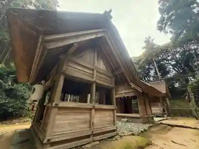 桜井大神宮の{uncategorized: "未分類", other: "その他", undefined: "問題あり", building: "その他建物", grave: "お墓", sacred_gate: "鳥居", guardian: "狛犬", statue: "像", buddha: "仏像", history: "歴史", nature: "自然", garden: "庭園", animal: "動物", pagoda: "塔", temizu: "手水舎", mountain_gate: "山門・神門", sanctuary: "本殿・本堂", subordinate: "末社・摂社", art: "芸術", scenery: "景色", jizo: "地蔵", ema: "絵馬", goshuin: "御朱印", omikuji: "おみくじ", items: "授与品その他", amulet: "お守り", goshuincho: "御朱印帳", eats: "食事", festival: "お祭り", votive_dance: "神楽", shichigosan: "七五三参", wedding: "結婚式", experience: "体験その他", initially: "初詣", around: "周辺", anti_infection: "感染症対策"}