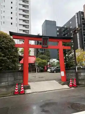 羽衣町厳島神社（関内厳島神社・横浜弁天）の{uncategorized: "未分類", other: "その他", undefined: "問題あり", building: "その他建物", grave: "お墓", sacred_gate: "鳥居", guardian: "狛犬", statue: "像", buddha: "仏像", history: "歴史", nature: "自然", garden: "庭園", animal: "動物", pagoda: "塔", temizu: "手水舎", mountain_gate: "山門・神門", sanctuary: "本殿・本堂", subordinate: "末社・摂社", art: "芸術", scenery: "景色", jizo: "地蔵", ema: "絵馬", goshuin: "御朱印", omikuji: "おみくじ", items: "授与品その他", amulet: "お守り", goshuincho: "御朱印帳", eats: "食事", festival: "お祭り", votive_dance: "神楽", shichigosan: "七五三参", wedding: "結婚式", experience: "体験その他", initially: "初詣", around: "周辺", anti_infection: "感染症対策"}