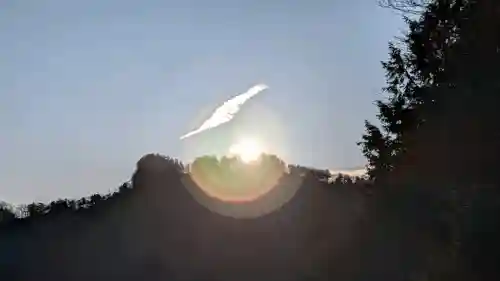 三峯神社の{uncategorized: "未分類", other: "その他", undefined: "問題あり", building: "その他建物", grave: "お墓", sacred_gate: "鳥居", guardian: "狛犬", statue: "像", buddha: "仏像", history: "歴史", nature: "自然", garden: "庭園", animal: "動物", pagoda: "塔", temizu: "手水舎", mountain_gate: "山門・神門", sanctuary: "本殿・本堂", subordinate: "末社・摂社", art: "芸術", scenery: "景色", jizo: "地蔵", ema: "絵馬", goshuin: "御朱印", omikuji: "おみくじ", items: "授与品その他", amulet: "お守り", goshuincho: "御朱印帳", eats: "食事", festival: "お祭り", votive_dance: "神楽", shichigosan: "七五三参", wedding: "結婚式", experience: "体験その他", initially: "初詣", around: "周辺", anti_infection: "感染症対策"}