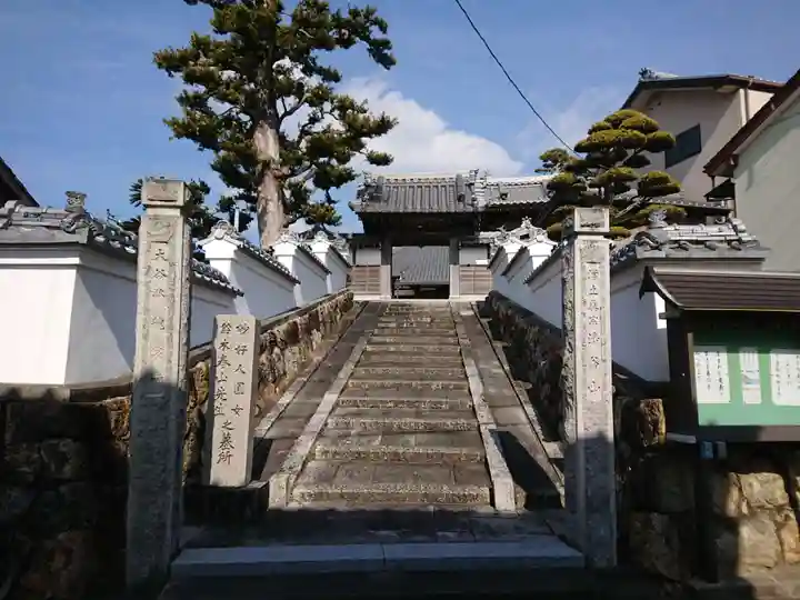 龍泉寺の山門・神門