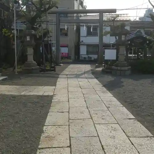 諏訪神社の鳥居