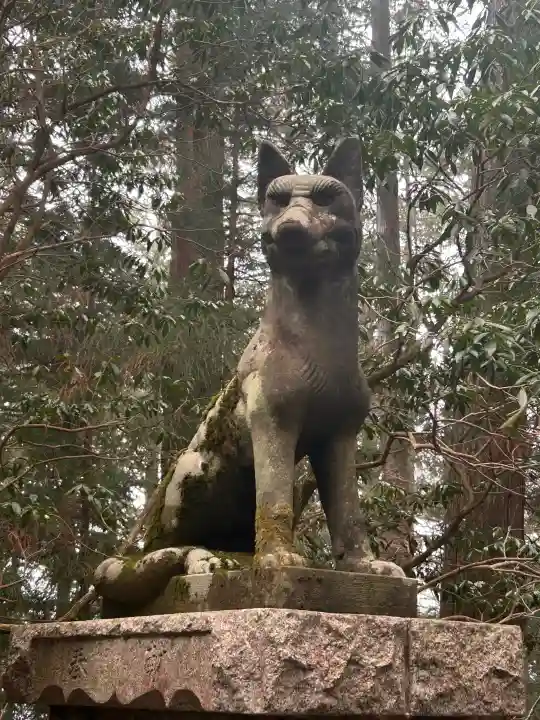 三峯神社の{uncategorized: "未分類", other: "その他", undefined: "問題あり", building: "その他建物", grave: "お墓", sacred_gate: "鳥居", guardian: "狛犬", statue: "像", buddha: "仏像", history: "歴史", nature: "自然", garden: "庭園", animal: "動物", pagoda: "塔", temizu: "手水舎", mountain_gate: "山門・神門", sanctuary: "本殿・本堂", subordinate: "末社・摂社", art: "芸術", scenery: "景色", jizo: "地蔵", ema: "絵馬", goshuin: "御朱印", omikuji: "おみくじ", items: "授与品その他", amulet: "お守り", goshuincho: "御朱印帳", eats: "食事", festival: "お祭り", votive_dance: "神楽", shichigosan: "七五三参", wedding: "結婚式", experience: "体験その他", initially: "初詣", around: "周辺", anti_infection: "感染症対策"}