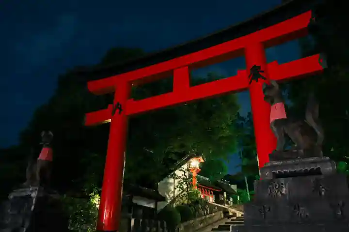 伏見稲荷大社の{uncategorized: "未分類", other: "その他", undefined: "問題あり", building: "その他建物", grave: "お墓", sacred_gate: "鳥居", guardian: "狛犬", statue: "像", buddha: "仏像", history: "歴史", nature: "自然", garden: "庭園", animal: "動物", pagoda: "塔", temizu: "手水舎", mountain_gate: "山門・神門", sanctuary: "本殿・本堂", subordinate: "末社・摂社", art: "芸術", scenery: "景色", jizo: "地蔵", ema: "絵馬", goshuin: "御朱印", omikuji: "おみくじ", items: "授与品その他", amulet: "お守り", goshuincho: "御朱印帳", eats: "食事", festival: "お祭り", votive_dance: "神楽", shichigosan: "七五三参", wedding: "結婚式", experience: "体験その他", initially: "初詣", around: "周辺", anti_infection: "感染症対策"}