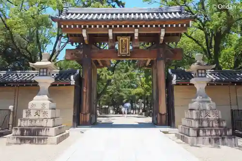 西宮神社の山門・神門