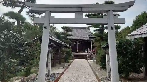 玉三稲荷神社の鳥居