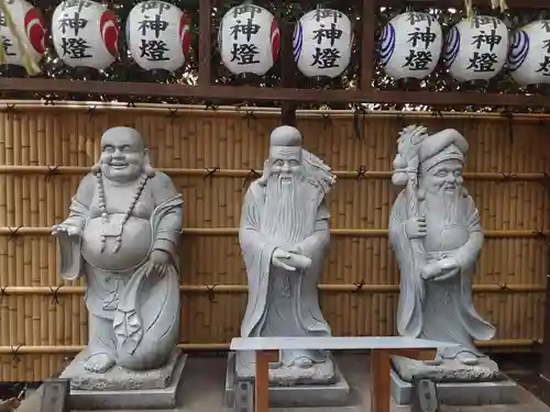 中野沼袋氷川神社の像