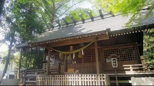 神明社の本殿