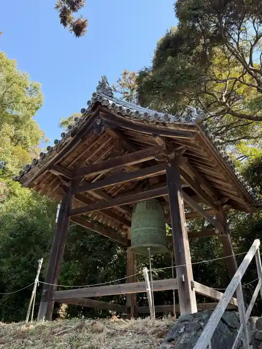 根来寺の{uncategorized: "未分類", other: "その他", undefined: "問題あり", building: "その他建物", grave: "お墓", sacred_gate: "鳥居", guardian: "狛犬", statue: "像", buddha: "仏像", history: "歴史", nature: "自然", garden: "庭園", animal: "動物", pagoda: "塔", temizu: "手水舎", mountain_gate: "山門・神門", sanctuary: "本殿・本堂", subordinate: "末社・摂社", art: "芸術", scenery: "景色", jizo: "地蔵", ema: "絵馬", goshuin: "御朱印", omikuji: "おみくじ", items: "授与品その他", amulet: "お守り", goshuincho: "御朱印帳", eats: "食事", festival: "お祭り", votive_dance: "神楽", shichigosan: "七五三参", wedding: "結婚式", experience: "体験その他", initially: "初詣", around: "周辺", anti_infection: "感染症対策"}