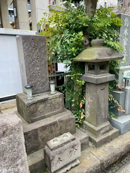 正洞院の{uncategorized: "未分類", other: "その他", undefined: "問題あり", building: "その他建物", grave: "お墓", sacred_gate: "鳥居", guardian: "狛犬", statue: "像", buddha: "仏像", history: "歴史", nature: "自然", garden: "庭園", animal: "動物", pagoda: "塔", temizu: "手水舎", mountain_gate: "山門・神門", sanctuary: "本殿・本堂", subordinate: "末社・摂社", art: "芸術", scenery: "景色", jizo: "地蔵", ema: "絵馬", goshuin: "御朱印", omikuji: "おみくじ", items: "授与品その他", amulet: "お守り", goshuincho: "御朱印帳", eats: "食事", festival: "お祭り", votive_dance: "神楽", shichigosan: "七五三参", wedding: "結婚式", experience: "体験その他", initially: "初詣", around: "周辺", anti_infection: "感染症対策"}