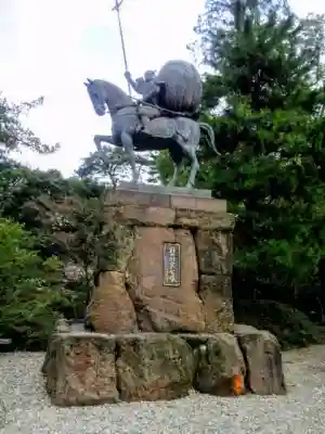 尾山神社の{uncategorized: "未分類", other: "その他", undefined: "問題あり", building: "その他建物", grave: "お墓", sacred_gate: "鳥居", guardian: "狛犬", statue: "像", buddha: "仏像", history: "歴史", nature: "自然", garden: "庭園", animal: "動物", pagoda: "塔", temizu: "手水舎", mountain_gate: "山門・神門", sanctuary: "本殿・本堂", subordinate: "末社・摂社", art: "芸術", scenery: "景色", jizo: "地蔵", ema: "絵馬", goshuin: "御朱印", omikuji: "おみくじ", items: "授与品その他", amulet: "お守り", goshuincho: "御朱印帳", eats: "食事", festival: "お祭り", votive_dance: "神楽", shichigosan: "七五三参", wedding: "結婚式", experience: "体験その他", initially: "初詣", around: "周辺", anti_infection: "感染症対策"}