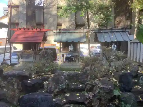 神明社の末社・摂社