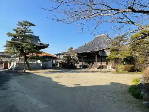 法性寺の{uncategorized: "未分類", other: "その他", undefined: "問題あり", building: "その他建物", grave: "お墓", sacred_gate: "鳥居", guardian: "狛犬", statue: "像", buddha: "仏像", history: "歴史", nature: "自然", garden: "庭園", animal: "動物", pagoda: "塔", temizu: "手水舎", mountain_gate: "山門・神門", sanctuary: "本殿・本堂", subordinate: "末社・摂社", art: "芸術", scenery: "景色", jizo: "地蔵", ema: "絵馬", goshuin: "御朱印", omikuji: "おみくじ", items: "授与品その他", amulet: "お守り", goshuincho: "御朱印帳", eats: "食事", festival: "お祭り", votive_dance: "神楽", shichigosan: "七五三参", wedding: "結婚式", experience: "体験その他", initially: "初詣", around: "周辺", anti_infection: "感染症対策"}