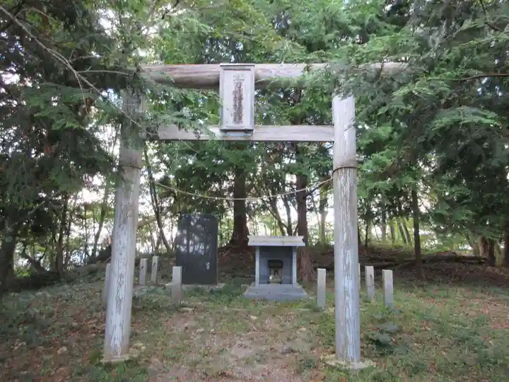 軍刀利神社元社(山梨県)