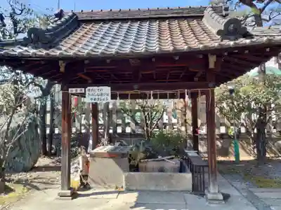 満足稲荷神社の手水舎