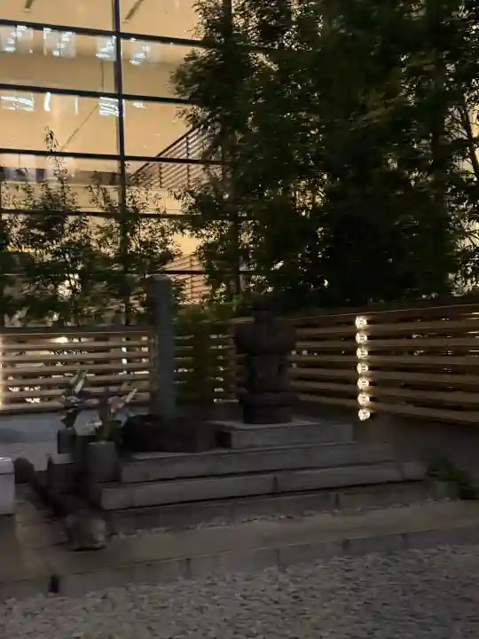 将門塚の{uncategorized: "未分類", other: "その他", undefined: "問題あり", building: "その他建物", grave: "お墓", sacred_gate: "鳥居", guardian: "狛犬", statue: "像", buddha: "仏像", history: "歴史", nature: "自然", garden: "庭園", animal: "動物", pagoda: "塔", temizu: "手水舎", mountain_gate: "山門・神門", sanctuary: "本殿・本堂", subordinate: "末社・摂社", art: "芸術", scenery: "景色", jizo: "地蔵", ema: "絵馬", goshuin: "御朱印", omikuji: "おみくじ", items: "授与品その他", amulet: "お守り", goshuincho: "御朱印帳", eats: "食事", festival: "お祭り", votive_dance: "神楽", shichigosan: "七五三参", wedding: "結婚式", experience: "体験その他", initially: "初詣", around: "周辺", anti_infection: "感染症対策"}