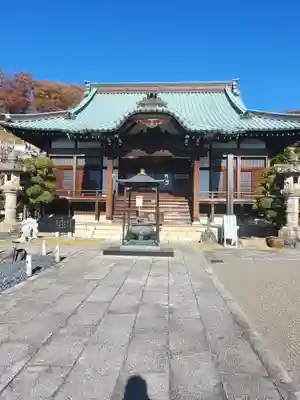 定年寺の本殿・本堂