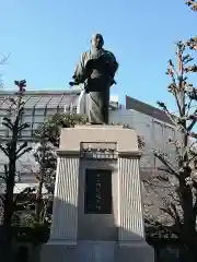 泉岳寺の像