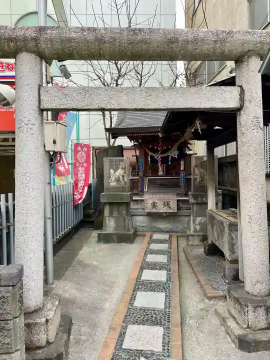 胡桃下稲荷神社の{uncategorized: "未分類", other: "その他", undefined: "問題あり", building: "その他建物", grave: "お墓", sacred_gate: "鳥居", guardian: "狛犬", statue: "像", buddha: "仏像", history: "歴史", nature: "自然", garden: "庭園", animal: "動物", pagoda: "塔", temizu: "手水舎", mountain_gate: "山門・神門", sanctuary: "本殿・本堂", subordinate: "末社・摂社", art: "芸術", scenery: "景色", jizo: "地蔵", ema: "絵馬", goshuin: "御朱印", omikuji: "おみくじ", items: "授与品その他", amulet: "お守り", goshuincho: "御朱印帳", eats: "食事", festival: "お祭り", votive_dance: "神楽", shichigosan: "七五三参", wedding: "結婚式", experience: "体験その他", initially: "初詣", around: "周辺", anti_infection: "感染症対策"}