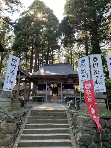 坪沼八幡神社の本殿・本堂