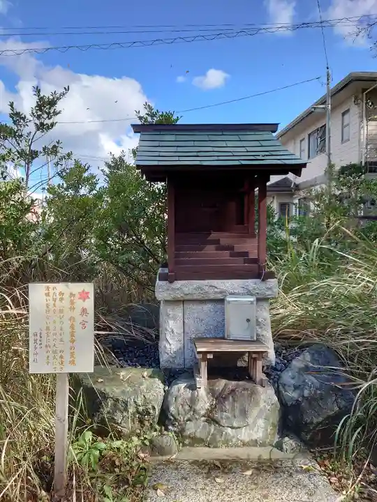 麻賀多神社の末社・摂社