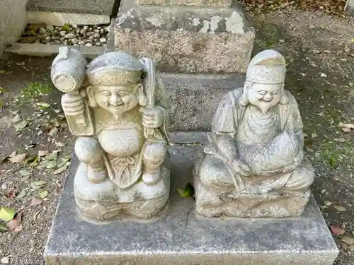 萩原神社の像