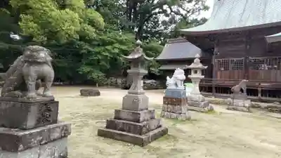與止日女神社の狛犬