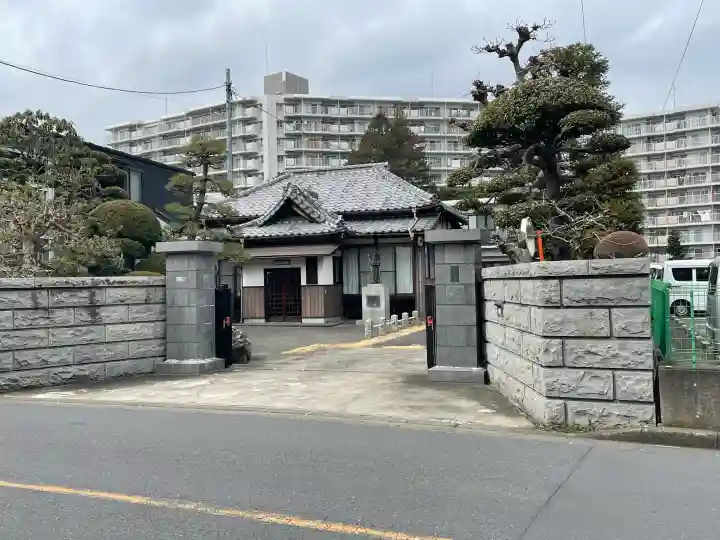 高徳寺の{uncategorized: "未分類", other: "その他", undefined: "問題あり", building: "その他建物", grave: "お墓", sacred_gate: "鳥居", guardian: "狛犬", statue: "像", buddha: "仏像", history: "歴史", nature: "自然", garden: "庭園", animal: "動物", pagoda: "塔", temizu: "手水舎", mountain_gate: "山門・神門", sanctuary: "本殿・本堂", subordinate: "末社・摂社", art: "芸術", scenery: "景色", jizo: "地蔵", ema: "絵馬", goshuin: "御朱印", omikuji: "おみくじ", items: "授与品その他", amulet: "お守り", goshuincho: "御朱印帳", eats: "食事", festival: "お祭り", votive_dance: "神楽", shichigosan: "七五三参", wedding: "結婚式", experience: "体験その他", initially: "初詣", around: "周辺", anti_infection: "感染症対策"}