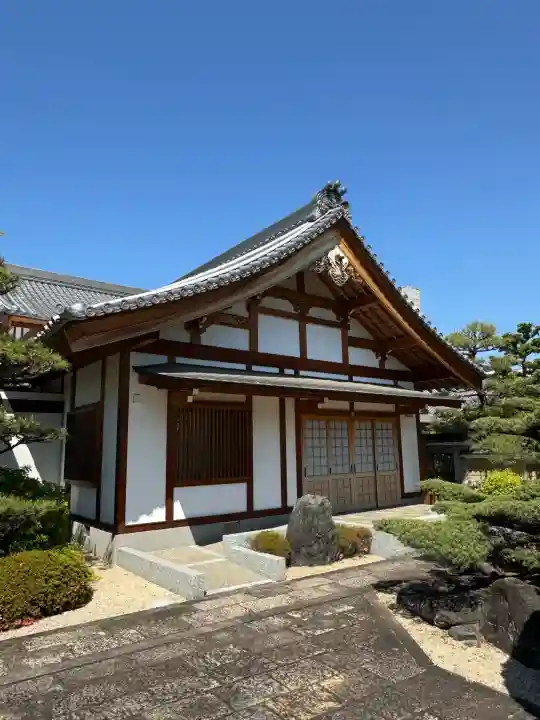 海福寺の{uncategorized: "未分類", other: "その他", undefined: "問題あり", building: "その他建物", grave: "お墓", sacred_gate: "鳥居", guardian: "狛犬", statue: "像", buddha: "仏像", history: "歴史", nature: "自然", garden: "庭園", animal: "動物", pagoda: "塔", temizu: "手水舎", mountain_gate: "山門・神門", sanctuary: "本殿・本堂", subordinate: "末社・摂社", art: "芸術", scenery: "景色", jizo: "地蔵", ema: "絵馬", goshuin: "御朱印", omikuji: "おみくじ", items: "授与品その他", amulet: "お守り", goshuincho: "御朱印帳", eats: "食事", festival: "お祭り", votive_dance: "神楽", shichigosan: "七五三参", wedding: "結婚式", experience: "体験その他", initially: "初詣", around: "周辺", anti_infection: "感染症対策"}