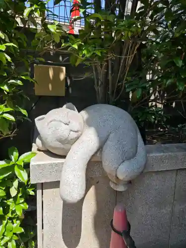 荻窪白山神社の{uncategorized: "未分類", other: "その他", undefined: "問題あり", building: "その他建物", grave: "お墓", sacred_gate: "鳥居", guardian: "狛犬", statue: "像", buddha: "仏像", history: "歴史", nature: "自然", garden: "庭園", animal: "動物", pagoda: "塔", temizu: "手水舎", mountain_gate: "山門・神門", sanctuary: "本殿・本堂", subordinate: "末社・摂社", art: "芸術", scenery: "景色", jizo: "地蔵", ema: "絵馬", goshuin: "御朱印", omikuji: "おみくじ", items: "授与品その他", amulet: "お守り", goshuincho: "御朱印帳", eats: "食事", festival: "お祭り", votive_dance: "神楽", shichigosan: "七五三参", wedding: "結婚式", experience: "体験その他", initially: "初詣", around: "周辺", anti_infection: "感染症対策"}