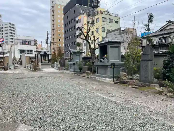 龍泉寺の{uncategorized: "未分類", other: "その他", undefined: "問題あり", building: "その他建物", grave: "お墓", sacred_gate: "鳥居", guardian: "狛犬", statue: "像", buddha: "仏像", history: "歴史", nature: "自然", garden: "庭園", animal: "動物", pagoda: "塔", temizu: "手水舎", mountain_gate: "山門・神門", sanctuary: "本殿・本堂", subordinate: "末社・摂社", art: "芸術", scenery: "景色", jizo: "地蔵", ema: "絵馬", goshuin: "御朱印", omikuji: "おみくじ", items: "授与品その他", amulet: "お守り", goshuincho: "御朱印帳", eats: "食事", festival: "お祭り", votive_dance: "神楽", shichigosan: "七五三参", wedding: "結婚式", experience: "体験その他", initially: "初詣", around: "周辺", anti_infection: "感染症対策"}