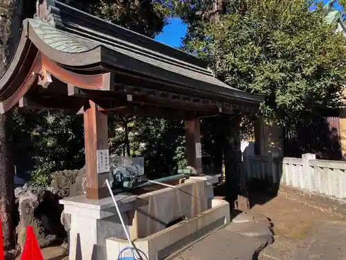 桐ヶ谷氷川神社の手水舎