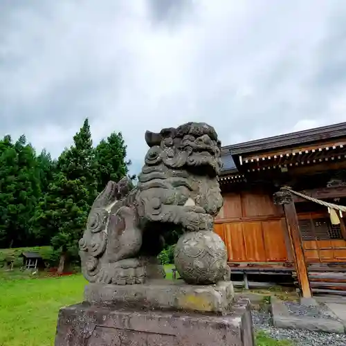 磐梯神社の狛犬