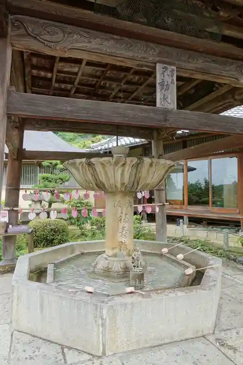 三室戸寺の手水舎