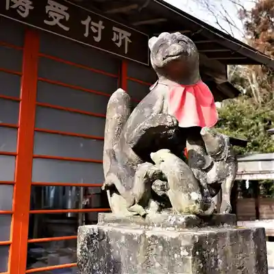 三光稲荷神社の狛犬