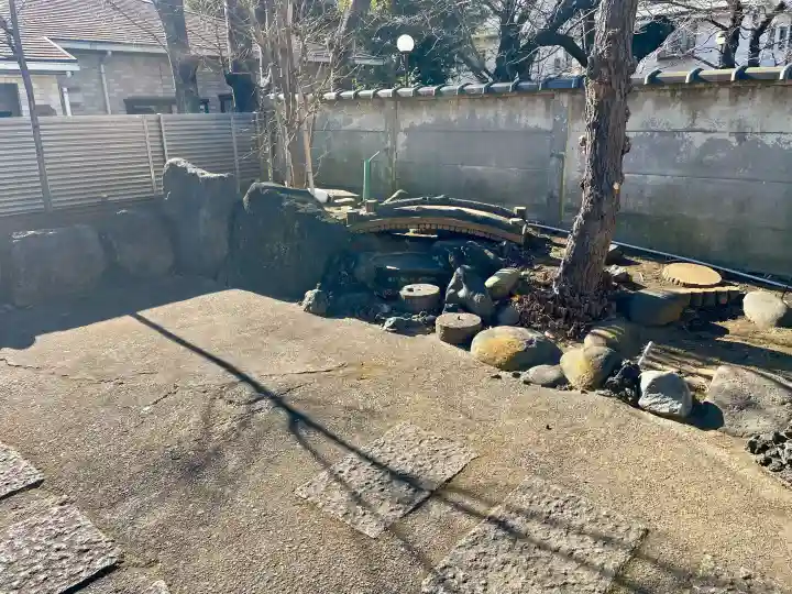 真乗院の{uncategorized: "未分類", other: "その他", undefined: "問題あり", building: "その他建物", grave: "お墓", sacred_gate: "鳥居", guardian: "狛犬", statue: "像", buddha: "仏像", history: "歴史", nature: "自然", garden: "庭園", animal: "動物", pagoda: "塔", temizu: "手水舎", mountain_gate: "山門・神門", sanctuary: "本殿・本堂", subordinate: "末社・摂社", art: "芸術", scenery: "景色", jizo: "地蔵", ema: "絵馬", goshuin: "御朱印", omikuji: "おみくじ", items: "授与品その他", amulet: "お守り", goshuincho: "御朱印帳", eats: "食事", festival: "お祭り", votive_dance: "神楽", shichigosan: "七五三参", wedding: "結婚式", experience: "体験その他", initially: "初詣", around: "周辺", anti_infection: "感染症対策"}