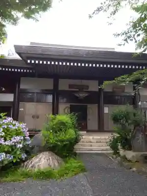 弥勒寺の本殿・本堂