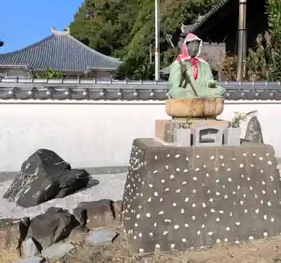 了法寺の{uncategorized: "未分類", other: "その他", undefined: "問題あり", building: "その他建物", grave: "お墓", sacred_gate: "鳥居", guardian: "狛犬", statue: "像", buddha: "仏像", history: "歴史", nature: "自然", garden: "庭園", animal: "動物", pagoda: "塔", temizu: "手水舎", mountain_gate: "山門・神門", sanctuary: "本殿・本堂", subordinate: "末社・摂社", art: "芸術", scenery: "景色", jizo: "地蔵", ema: "絵馬", goshuin: "御朱印", omikuji: "おみくじ", items: "授与品その他", amulet: "お守り", goshuincho: "御朱印帳", eats: "食事", festival: "お祭り", votive_dance: "神楽", shichigosan: "七五三参", wedding: "結婚式", experience: "体験その他", initially: "初詣", around: "周辺", anti_infection: "感染症対策"}
