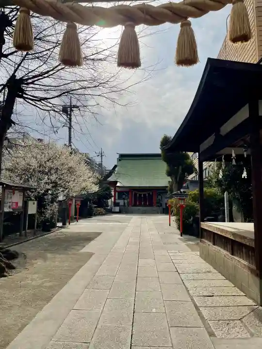 氷川鍬神社の{uncategorized: "未分類", other: "その他", undefined: "問題あり", building: "その他建物", grave: "お墓", sacred_gate: "鳥居", guardian: "狛犬", statue: "像", buddha: "仏像", history: "歴史", nature: "自然", garden: "庭園", animal: "動物", pagoda: "塔", temizu: "手水舎", mountain_gate: "山門・神門", sanctuary: "本殿・本堂", subordinate: "末社・摂社", art: "芸術", scenery: "景色", jizo: "地蔵", ema: "絵馬", goshuin: "御朱印", omikuji: "おみくじ", items: "授与品その他", amulet: "お守り", goshuincho: "御朱印帳", eats: "食事", festival: "お祭り", votive_dance: "神楽", shichigosan: "七五三参", wedding: "結婚式", experience: "体験その他", initially: "初詣", around: "周辺", anti_infection: "感染症対策"}