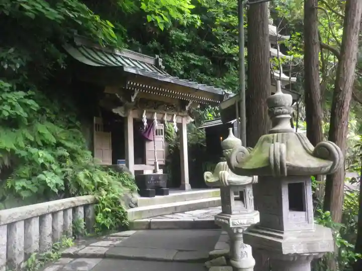 銭洗弁財天宇賀福神社の本殿・本堂
