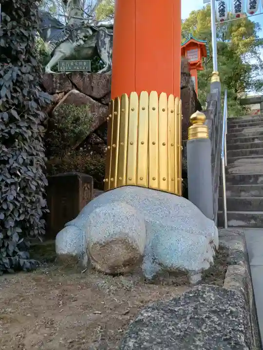 穴八幡宮の{uncategorized: "未分類", other: "その他", undefined: "問題あり", building: "その他建物", grave: "お墓", sacred_gate: "鳥居", guardian: "狛犬", statue: "像", buddha: "仏像", history: "歴史", nature: "自然", garden: "庭園", animal: "動物", pagoda: "塔", temizu: "手水舎", mountain_gate: "山門・神門", sanctuary: "本殿・本堂", subordinate: "末社・摂社", art: "芸術", scenery: "景色", jizo: "地蔵", ema: "絵馬", goshuin: "御朱印", omikuji: "おみくじ", items: "授与品その他", amulet: "お守り", goshuincho: "御朱印帳", eats: "食事", festival: "お祭り", votive_dance: "神楽", shichigosan: "七五三参", wedding: "結婚式", experience: "体験その他", initially: "初詣", around: "周辺", anti_infection: "感染症対策"}