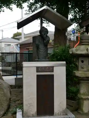 鳩ヶ谷氷川神社の像