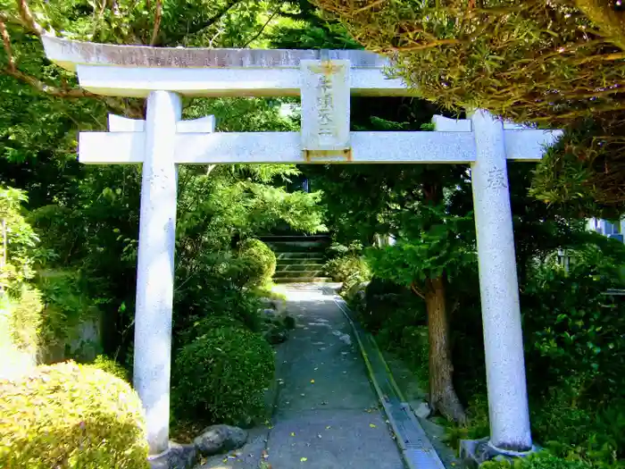 眞隆寺の鳥居