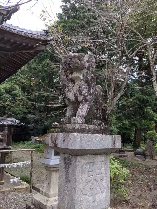 曽許乃御立神社の狛犬