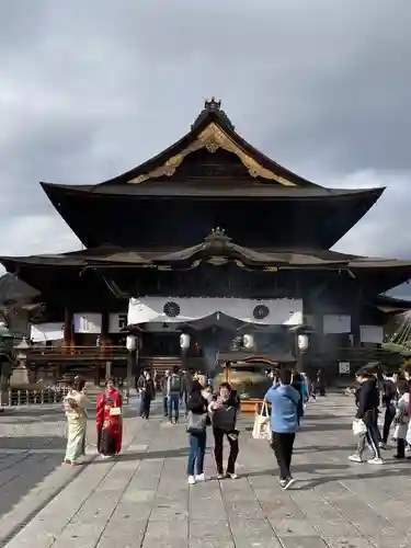善光寺の本殿・本堂