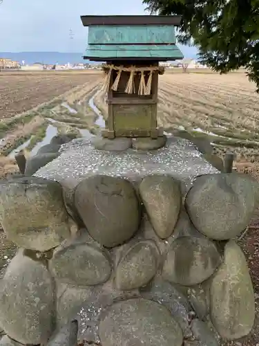 賣夫神社（嫁振）の末社・摂社